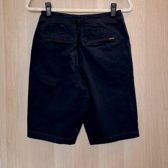 Men’s / Boys Hollister Navy Blue Shorts 26 Waist, 12” Inseam - Picture 2 of 3